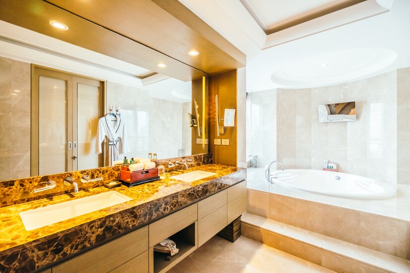 modern-bathroom-with-big-mirror